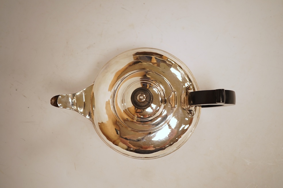 A Victorian squat circular silver teapot, by The Barnards, London, 1846, gross weight 10oz (dents).